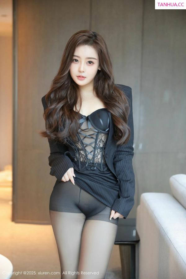 希雅  [XiuRen]高清写真图 2025.03.05 No.9971 希雅sia 黑丝美臀第8张图片
